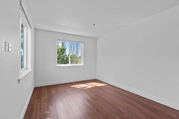 $1,820 / 2br - 1179ft2 - On-site Maintenance, Heat, Fireplace Lounge (3003 Queensgate Drive)63669172794625124
