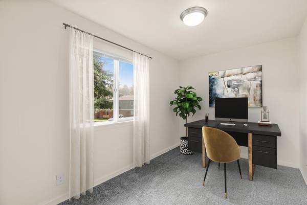 $1,675 / 2br - 850ft2 - 2 BD, Paseo para Perros sin Correa, Listo para Cable/Satélite (8333 32nd Avenue South, Lakewood, WA)63814636079491120