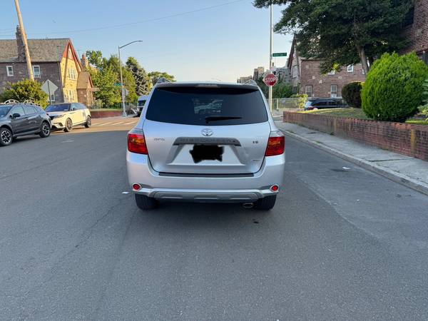 2008 Toyota Highlander sport con asientos de 3 filas - $6,900 (Queens)63614148855297123