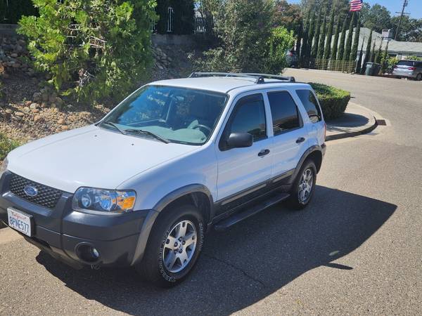 2005 Ford Escape · XLT V6 - $4,900 (Jackson)63470758819587121