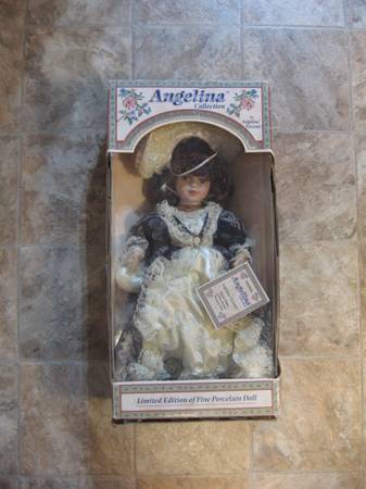 Angelina Collection New In The Box Porcelain 1998 Visconti Doll 1