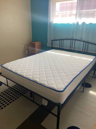 Mainstays 8-in Pocket Spring Hybrid Mattress - Full 1