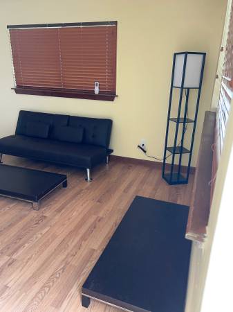 $1,275 / 1br - ESTUDIO (MELBOURNE)63823721180291120