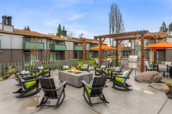 $1,695 / 2br - 840ft2 - Dishwasher, Covered Parking, Balcony, High Speed Internet Access63808106810369120