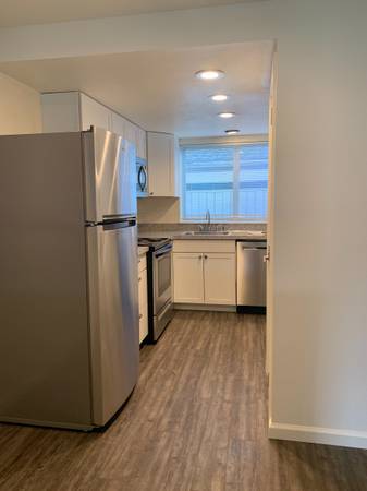 $1.895 / 2 habs - 848 pies² - Adosado de 2 dormitorios recién remodelado (Woburn)63509634865027122