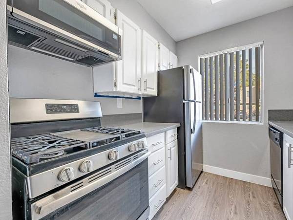 $1,799 / 1br - 720ft2 - Fitness Center, Located in Palmdale, 1bd 1ba (38300 30th Street East , Palmdale, CA)63774527573505120