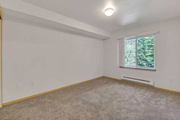 $2,121 / 2br - 842ft2 - Cable Ready, Relaxing lounge with gas fireplace, Laundry Facilities (13510 SE 272nd St, Kent, WA)64031310241153120