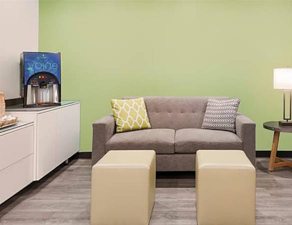 $1,200 / 1br - NEW MONTH RATE in Chattanooga - Furnished Room w WiFi & Fresh Sheets! (Chattanooga)63993077034371122