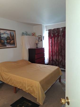 $700 / 1br - Furnished Bedroom/Shared Kitchen & Bath (Jamaica)63945499718147120