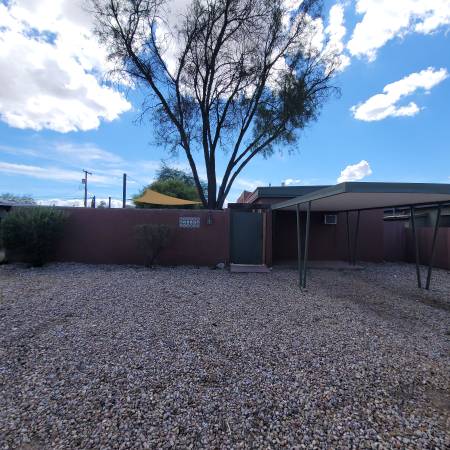$1,100 / 1br - 600ft2 - 5 minutes from UofA pets welcome (Plumer and 18th Street)63674947216257121
