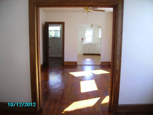 $1000.00 / 2br - 1100ft2 - Spacious Multi-Family Unit in Norwood | Available 10/01/2025 | $1000/m63974470657666124