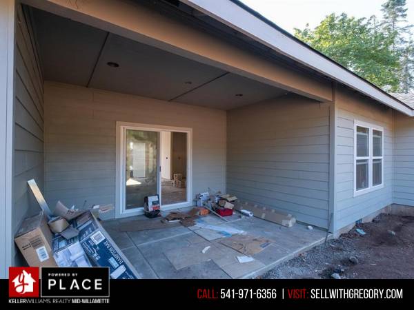 $495,000 / 4br - 2035ft2 - Elegant New Build with Modern Comforts & Smart Design (Sweet Home, OR 97386)63945100608387122