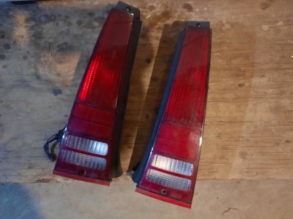 89-95 Ford Taurus Mercury Sable Wagon Taillights 1