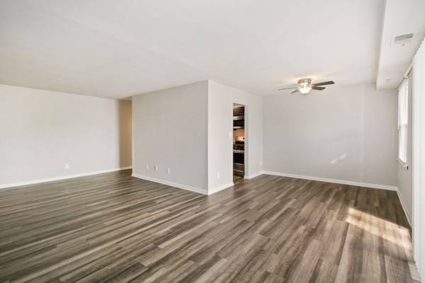 $1,610 / 2br - 2B/1.5B, On-Site Maintenance, Carpeting (1 Giard Dr, Woodlawn, MD)63695020025345124