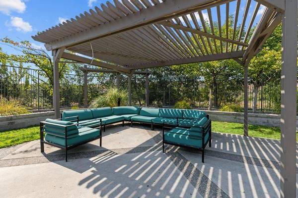 $1,599 / 2br - 958ft2 - Warm Up to Fall SavingsSelect Units Now at Reduced Rent! (Richland)63895803740930122