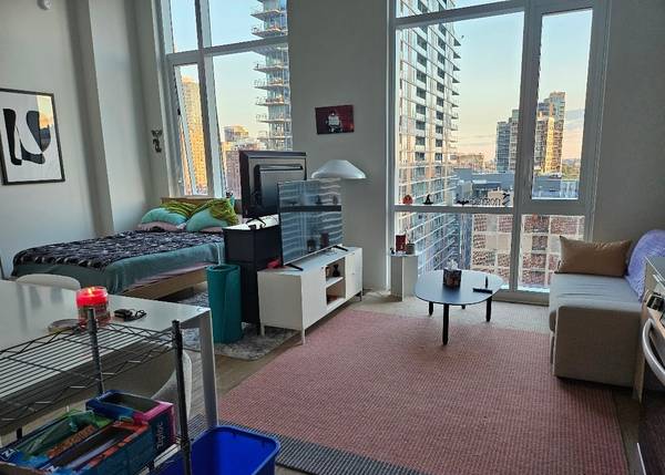 $2,000 Top floor, Fully Furnished, private loft, utilities included (Printers row)63959741597698121