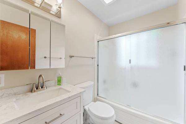 $1,150 / 1br - 550ft2 - ***Bright 1BD/1BA Apartment – Prime Mid-County Location*** (santa cruz)63824141885569124
