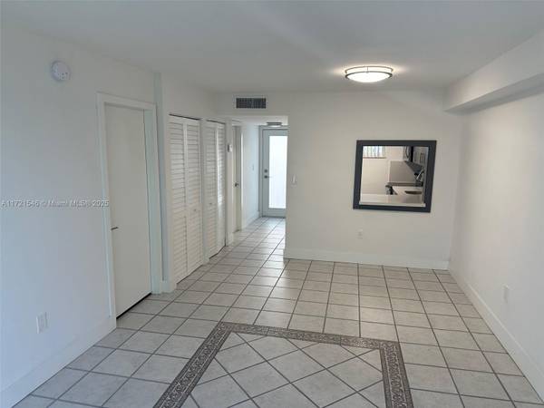 $2,559 / 1br - 742ft2 - Beach Pad with Beautiful Finishes! (West Bay Gardens- Miami Beach)64001846058625121