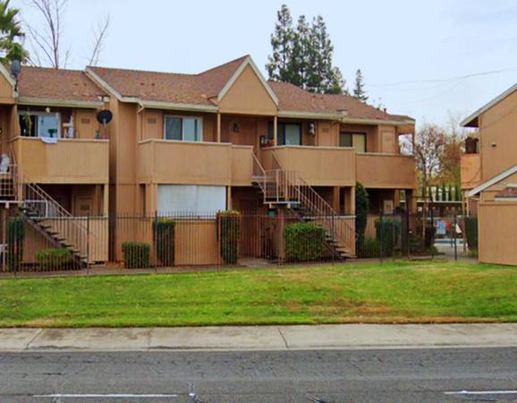 $1,599 / 2br - HALF OFF 2ND MONTH!  Gated Community // Pets Welcome, Comfortable Pool (Sacramento)64043835464705121