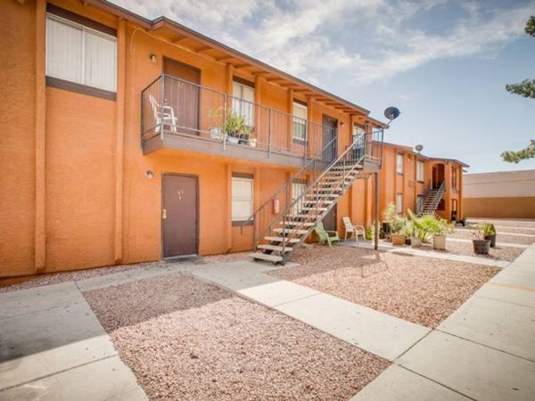 $1,100 / 1br - 572ft2 - Cable/Satellite, Air Conditioning, Swimming Pool (3120 Wynn RD, Las Vegas, NV)63907026112131124