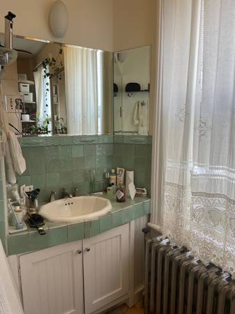 $1,900 / 2br - 1800ft2 - AVAILABLE ONE BEDROOM INHOUSE $1900 per month, -September 2025. (Park Slope, Brooklyn)63880472498051124
