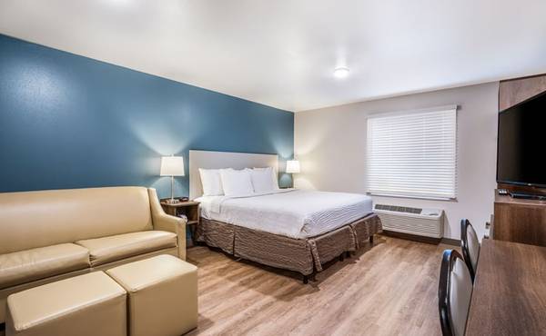 $1,428 / 1br - Explore Our Affordable Monthly Rates - No Lease, No Deposit Required! (2225 Point Blvd, Elgin, IL)63898985315331122