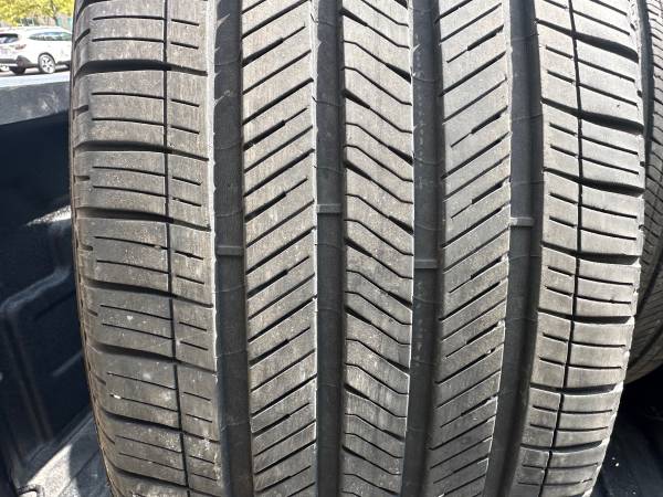 Escalade  Goodyear Eagle Touring 1