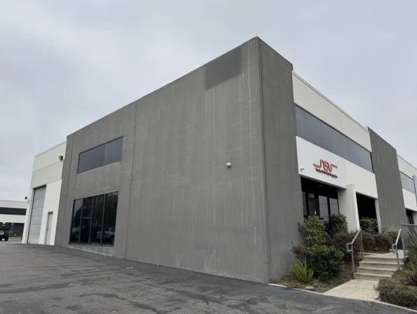 Creative Office & Warehouse 1