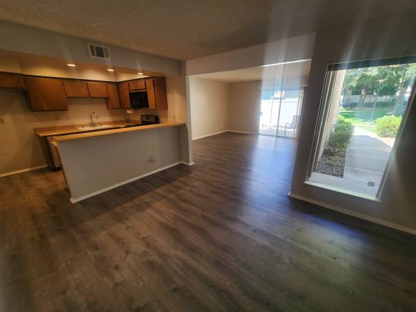 $549,950 / 3br - 1199ft2 - 3+2 abajo, condominio de unidad final -EN VENTA POR PROPIETARIO- (Moorpark, Thousand Oaks, Simi Valley)63668271295745123