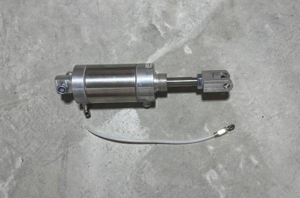 Kawasaki Vulcan 900 air shock 1