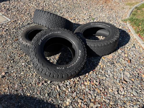 285/65/18 (4) tires 1