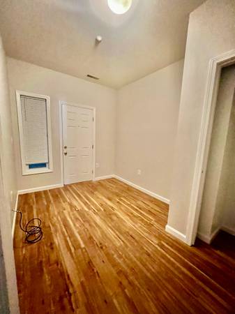 $1,850 / 2br - 850ft2 - Adorable 2 bd or 1 bd w/ office , Newly Remodeled , Central Ac off st prk near U (Lowell)63655220488961123