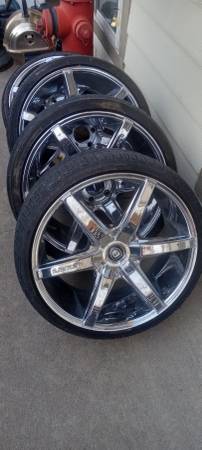 Lexani 20 x10 & 20x8 tire near new one rim bent have lug 1