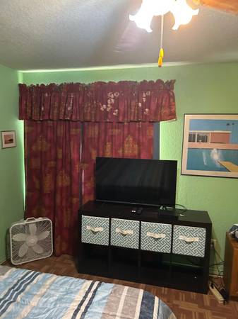 $600 / 5br - $600 per month Large Room for rent (Westover Hills Sea World Area)63984662398083123