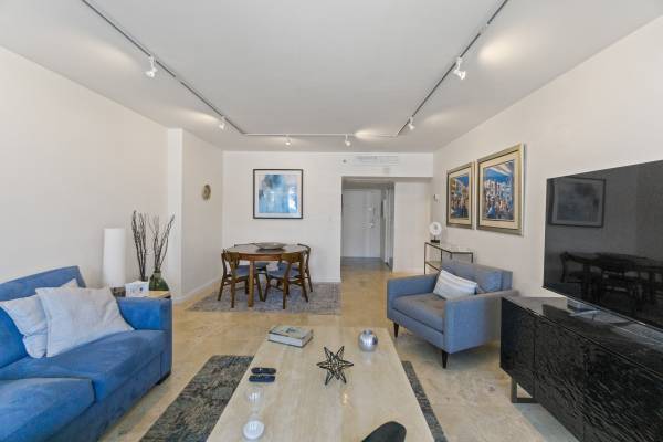 $3,500 / 1hab - 675ft2 - Amueblado, contrato de 1 año, 1 dormitorio/baño, vista al océano, incluye 1 estacionamiento (Miami Beach)63825138811907124