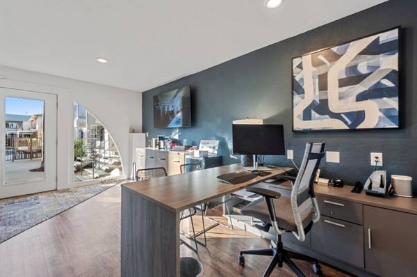 $2,995 / 2br - 855ft2 - Amplios apartamentos con almacenamiento en comunidad cerrada de Campbell (campbell)63658014037377122