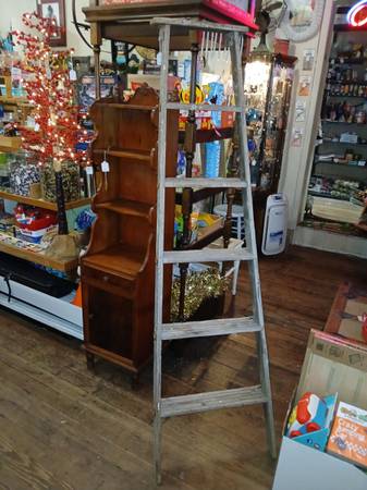 6 ft leaning wooded ladder for display w/ 5 rungs 1