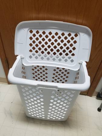 Rectangular Hamper with Lid 1