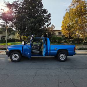 Dodge Ram 1500 Crew Cab Truck Seats 6 1OWNER New Tires/AC/Brakes 25 MP  on Craigslist