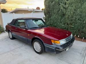 1993 SAAB 900S CONVERTIBLE COUPE 5 SPEED  on Craigslist