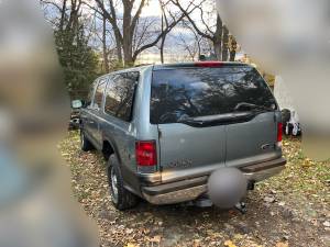 2000    Ford Excursion  on Craigslist