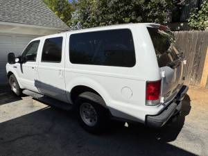 2000 Ford Excursion V-10  on Craigslist