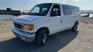 2005 Ford E-150 Passenger Van     1 Owner  on Craigslist