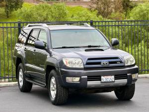 4runner 4x4 low miles 1 owner V8  on Craigslist