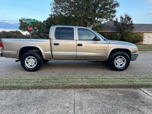 2003 Dodge Dakota SLT 4-door automatic 4X4 Cold AC One owner  on Craigslist