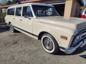 1972 GMC suburban k15  on Craigslist