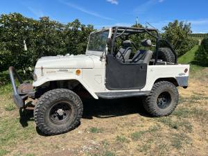 1969 Toyota Land Cruiser FJ40  on Craigslist