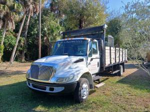 International 4300 DT466 with dump bed  on Craigslist