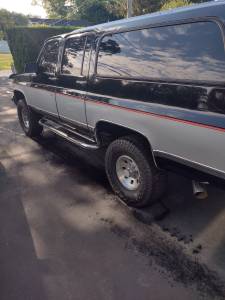 1991 Chevy V1500 Suburban Tailgate  on Craigslist