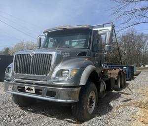 2005 INTERNATIONAL ROLLOFF 7600  on Craigslist